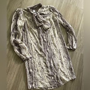 DVF silk tie neck/ bow python dress. Size 4